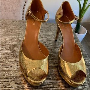 Gold leather Gucci heels